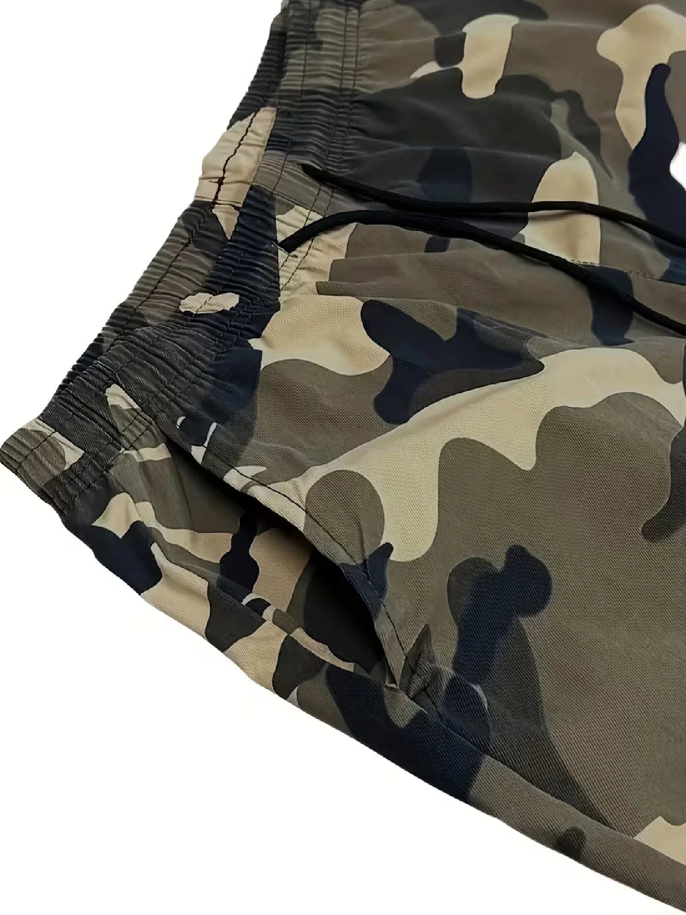 Herren Casual Cargo-Shorts — Allover-Print, nicht dehnbarer Webstoff. Verfügen über einen doppelten elastischen Bund und ein Kordelzug-Design; A